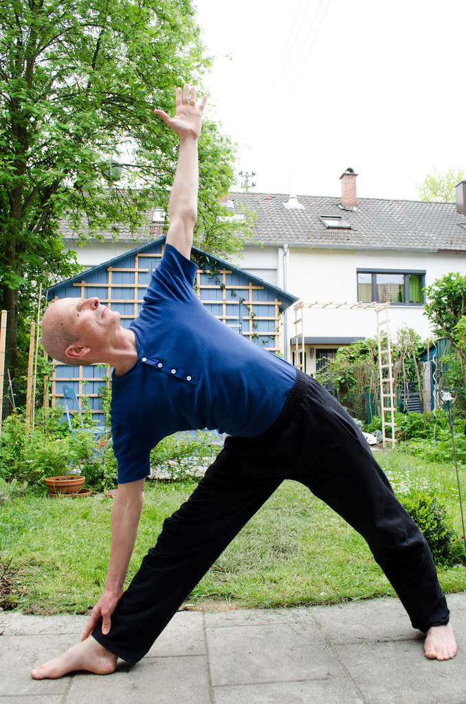 Michael Schuierer in Trikonasana